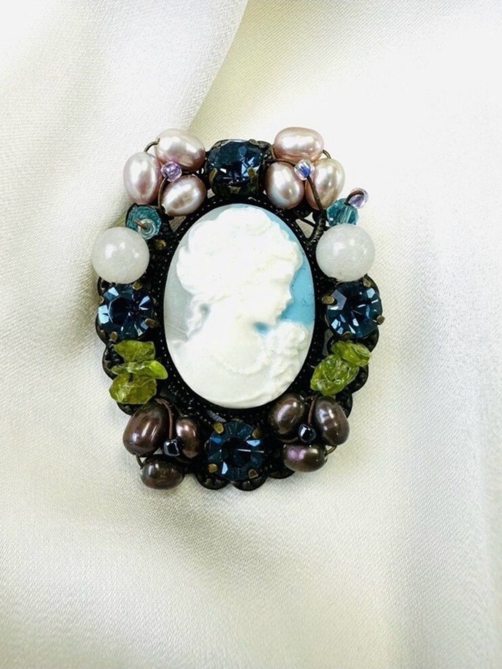 Cameo brooch pin Blue pearl crystal